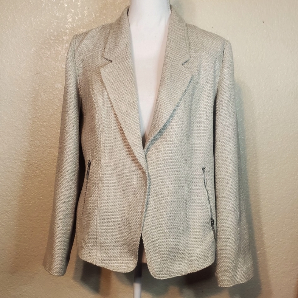 Chico's Size 1 Tweed Jacket Blazer Hi-Lo Hidden Closure Zippered Pockets Oatmeal